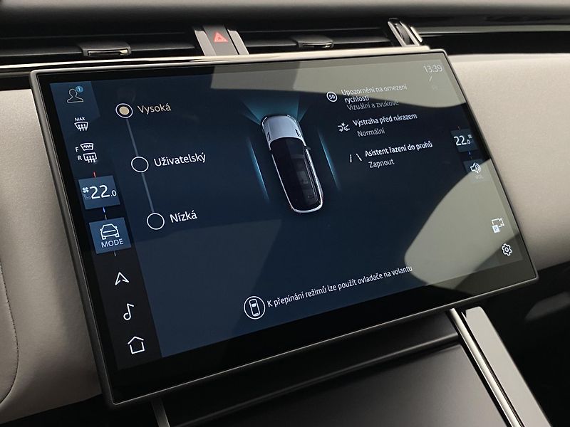 Land Rover Range Rover Velar D300 Dynamic SE REZERVACE - fotka 53 z 61