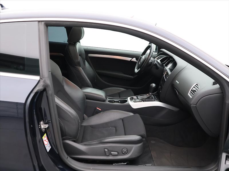 Audi A5 2,7 TDI 140kW S-Line Bang&Oluf - fotka 12 z 32