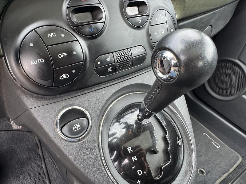 Fiat 500 (2012) 1.4 AUTOMAT.SERVISNÍ KNIHA - fotka 21 z 26