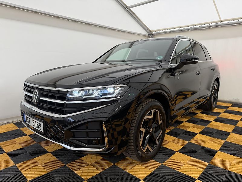 Volkswagen Touareg 3.0Tdi*1-MAJ*DPH*HUD*R-LINE* - fotka 2 z 47