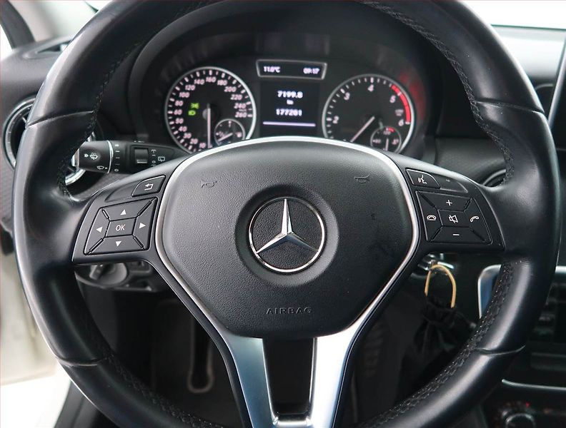 Mercedes-Benz Třídy A (2014) A 160 CDI, Serv.kniha - fotka 18 z 18