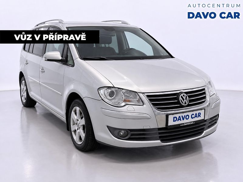 Volkswagen Touran 2,0 TDI 103kW Highline - fotka 4 z 12