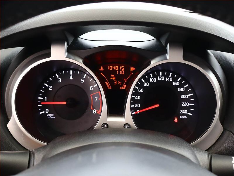 Nissan Juke (2010) 1.6 i, Tempomat - fotka 9 z 15