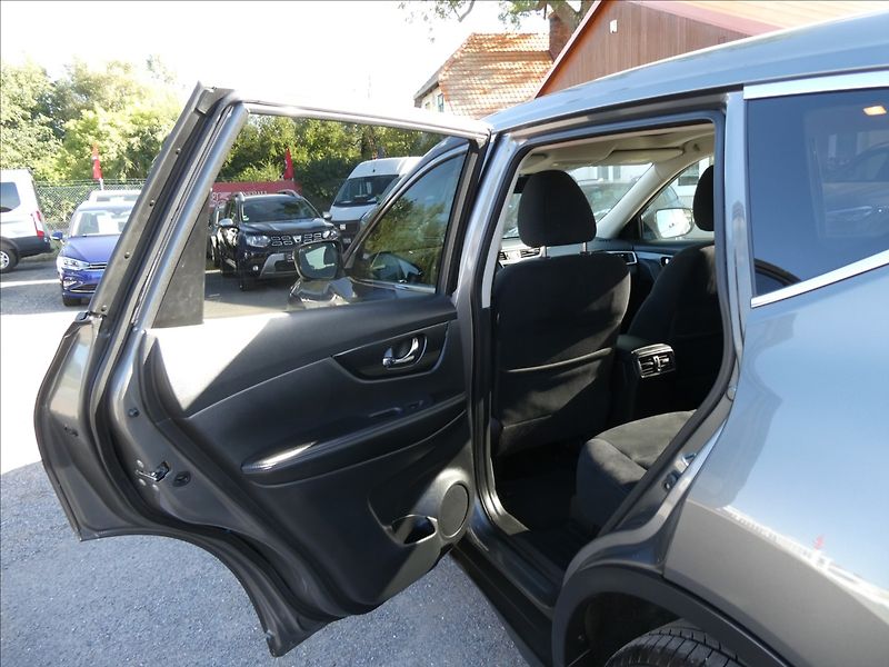 Nissan X-Trail 1,6 dCi 96kW 4x4 serviska - fotka 22 z 44