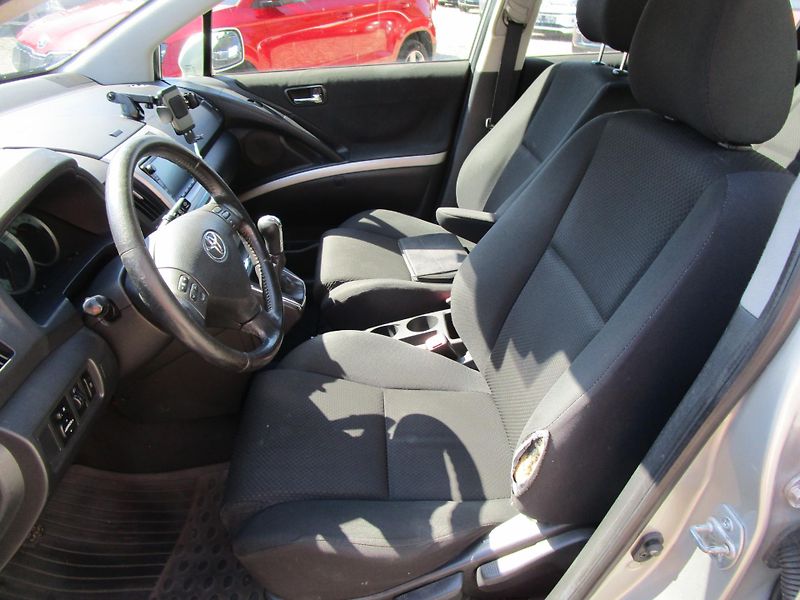 Toyota Corolla Verso 2,0D-85KW - fotka 7 z 17