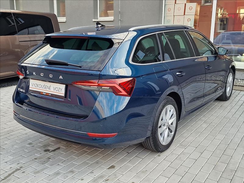 Škoda Octavia 2.0TDI 110kW Style Combi,1Maj - fotka 10 z 50