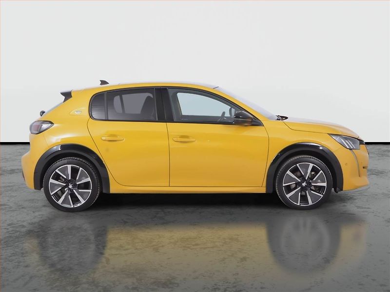 Peugeot 208 (2020) GT 50 kWh, SoH 95%, Automat - fotka 6 z 19