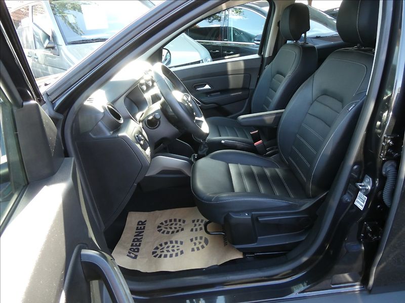 Dacia Duster 1,3 TCe 110kW 1.maj.,serviska, - fotka 21 z 48