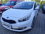 Kia Ceed (2015) 1.6 CRDi, AC, tažné - náhled 2