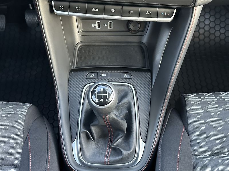 MG ZS 1,5 DVVT 106PS  Essential - fotka 27 z 54