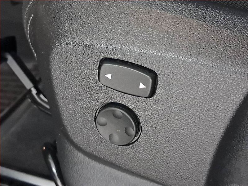 BMW X1 (2019) sDrive18i, Automat, Navi - fotka 24 z 26