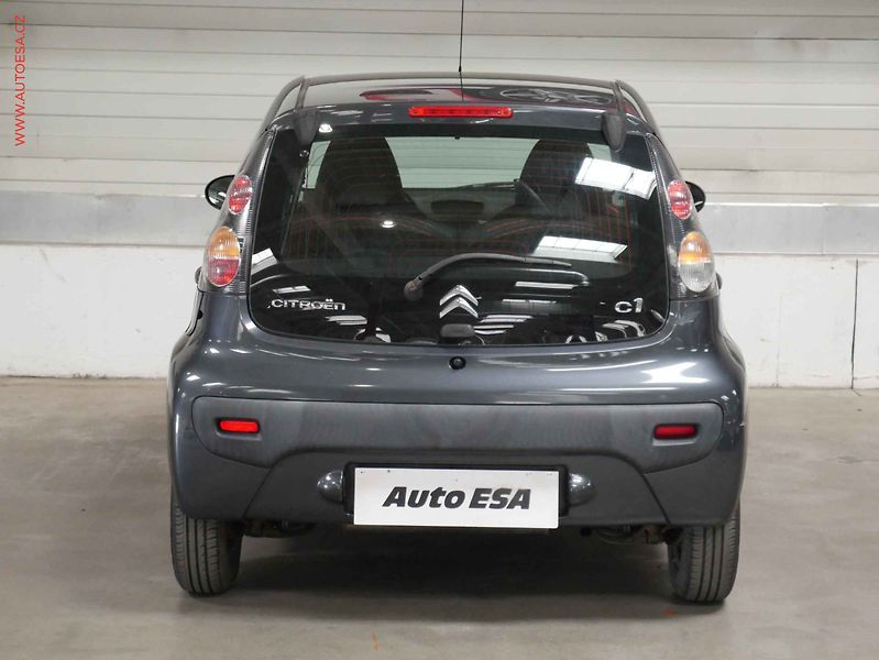 Citroën C1 (2014) 1.0i, ČR, servis.kniha, AC - fotka 5 z 14