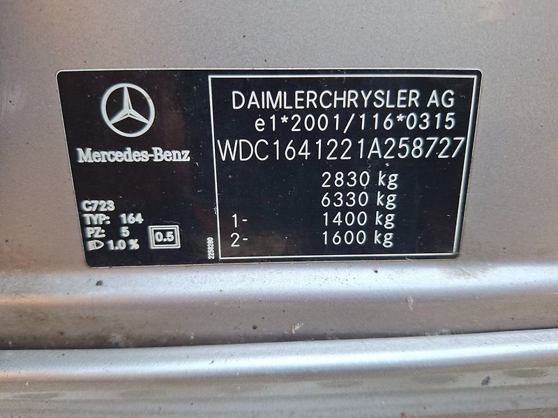 Mercedes-Benz Třídy M (2007) 320CDI 165kW 4MATIC - fotka 32 z 35