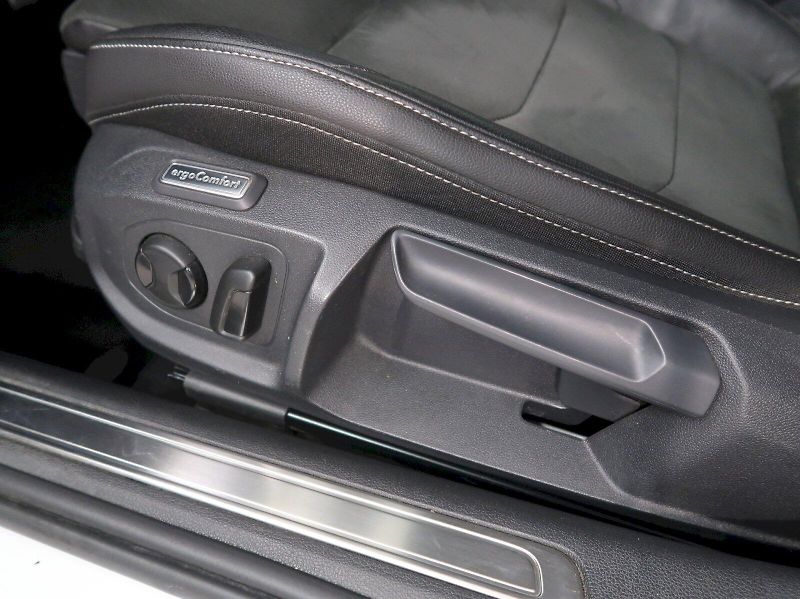 Volkswagen Arteon (2023) SB R-LINE 2.0 TDI 147KW DSG ZÁ - fotka 12 z 37