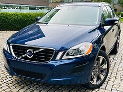 Volvo XC60 2.4D5 5V 4x4 AUT TAŽNÉ SERVISK - fotografie inzerátu