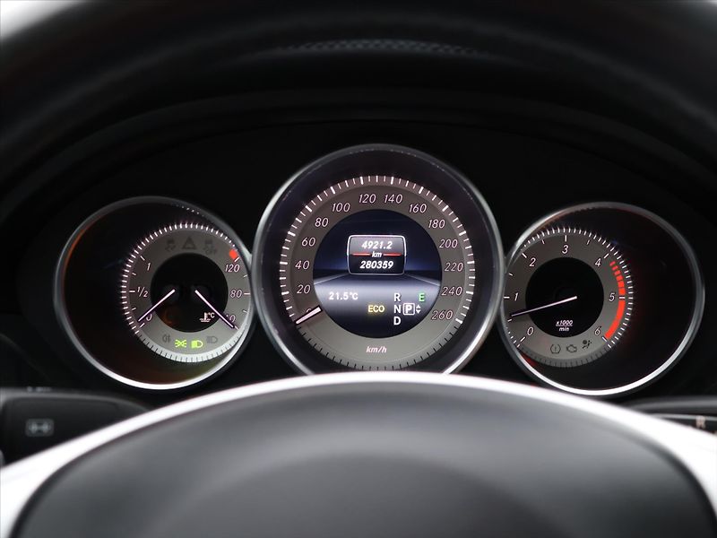Mercedes-Benz CLS 3,0 350d 190kW 4Matic CZ DPH - fotka 15 z 28