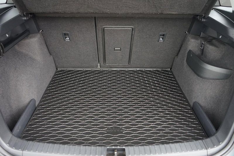 Škoda Karoq (2021) TDI 110 kW DSG Ambition 4x4 - - fotka 7 z 27