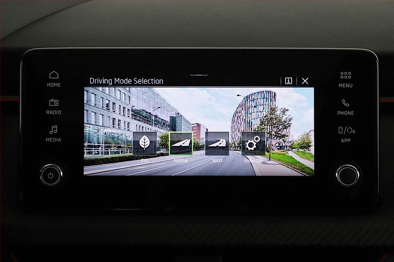 Škoda Scala (2025) 1.5 TSI, MONTE CARLO, AUTOMAT - fotka 17 z 20