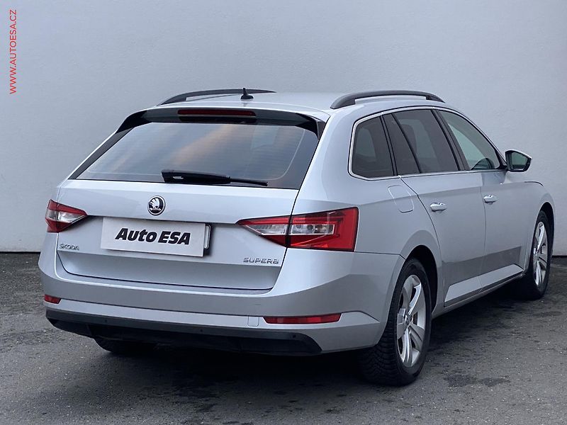 Škoda Superb (2016) 2.0 TDi, ČR, SportLine, DSG - fotka 4 z 17