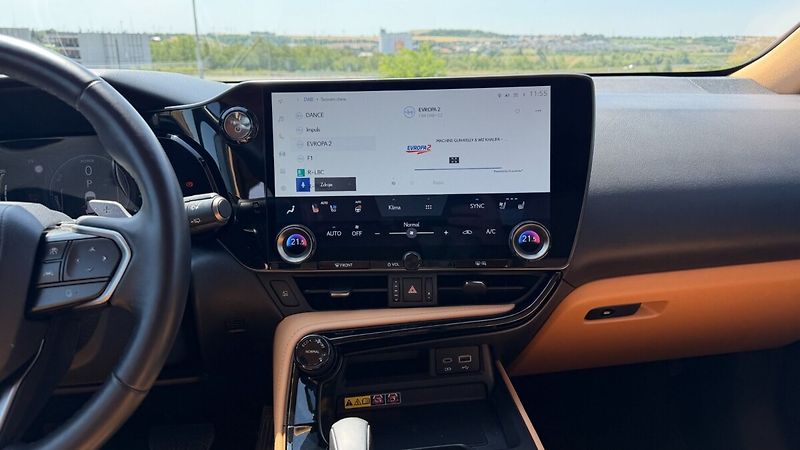 Lexus NX 450h plus 450H+ 2,5 PHEV PRESTIGE - fotka 21 z 30