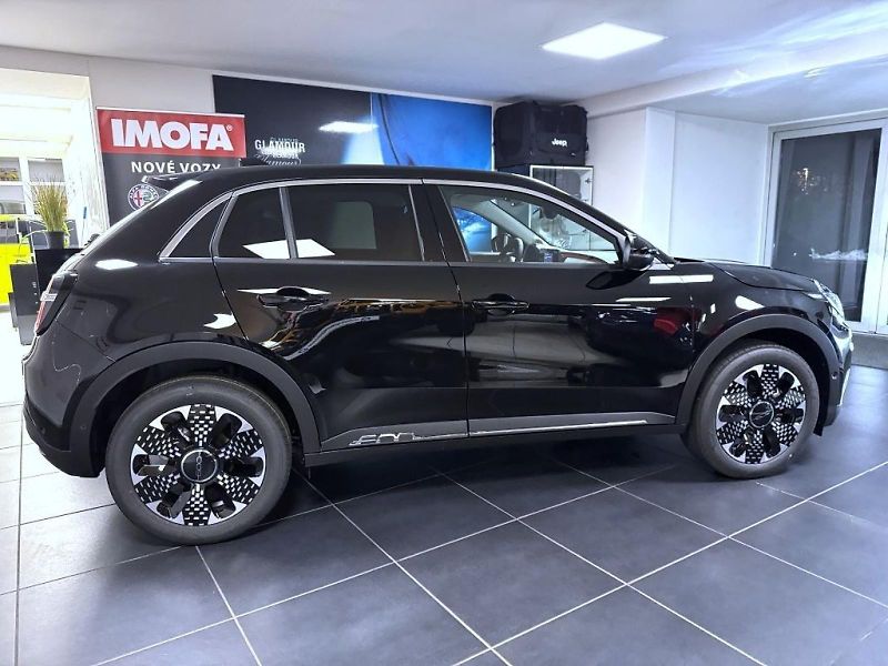 Fiat 600 (2026) 1.2 Turbo Hybrid 145k MHEV eDC - fotka 4 z 18