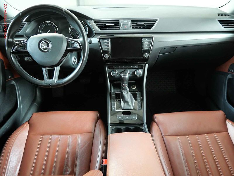 Škoda Superb (2015) 1.6 TDi, DSG, bixen, navi - fotka 8 z 22