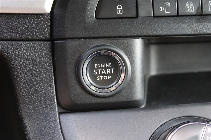 Citroën Jumpy 2,0 HDi  ČR,DPH,AT,8MÍST,SHINE - fotka 19 z 51