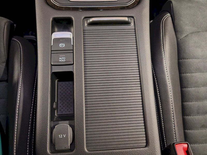 Volkswagen Passat (2021) Variant 2.0 TDI 147 kW DSG Ele - fotka 18 z 29