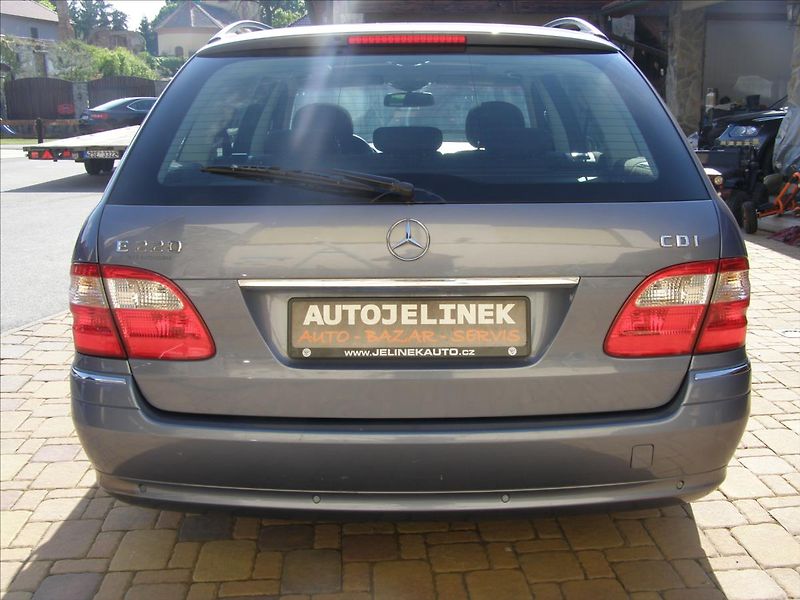Mercedes-Benz Třídy E 2,2   SLEVA - fotka 4 z 26