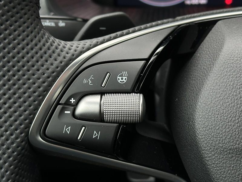 Škoda Kamiq 1.0TSi DSG Monte Carlo 116PS M - fotka 15 z 34