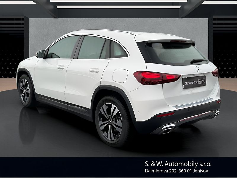 Mercedes-Benz GLA 180 d - fotka 7 z 30