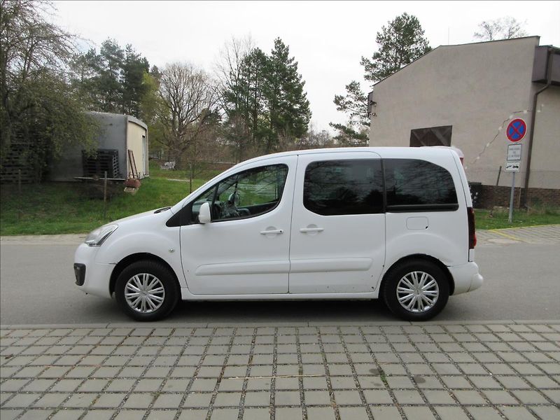 Citroën Berlingo 1,6 HDi 73Kw, 5míst, Klima, Te - fotka 6 z 31