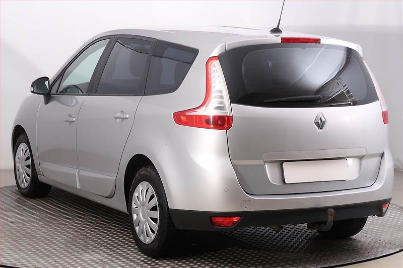Renault Grand Scénic (2015) 1.5 dCi, Automat, Navi - fotka 4 z 21