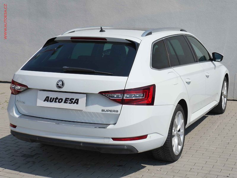 Škoda Superb (2015) 1.6TDi, ČR, Style, DSG, kůže - fotka 4 z 21