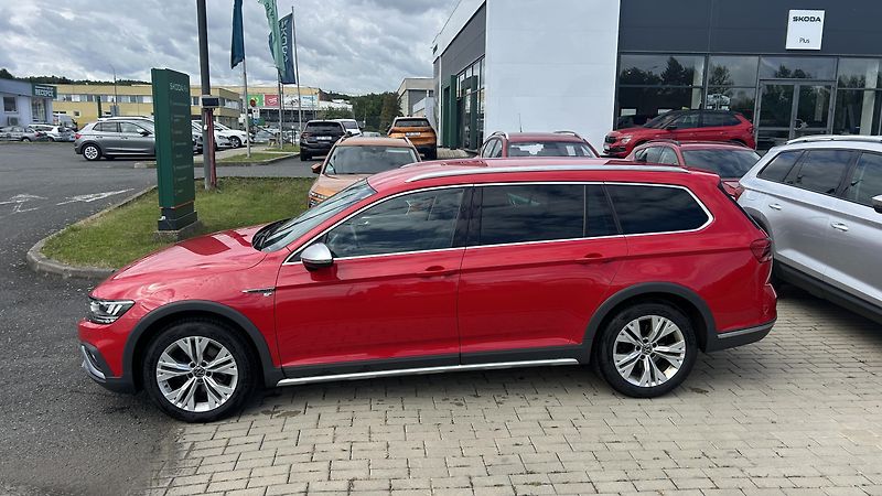 Volkswagen Passat (2022) 2.0 TDI 147kW DSG Alltrack - fotka 2 z 13