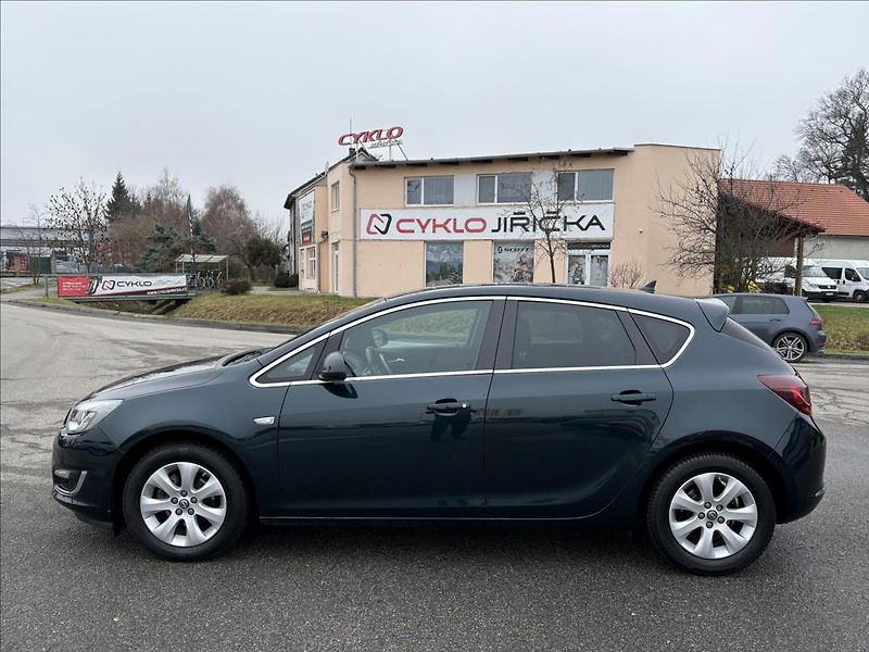 Opel Astra 1,4 iT 103kW,Xenon,Navi,Výhřev - fotka 30 z 32