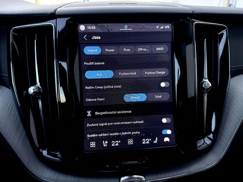 Volvo XC60 T8 AWD RECH.*ULTRA DARK + kola - fotka 48 z 62