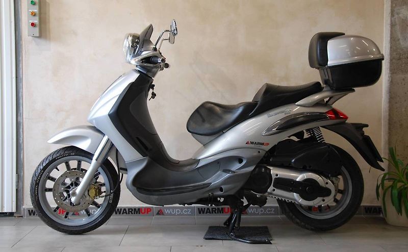 Piaggio Beverly 500 (2004) - fotka 11 z 20