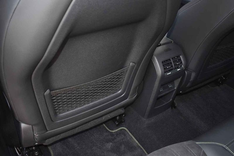 Peugeot 408 je praktický rodinný i reprezentativní podnikatelský vůz.