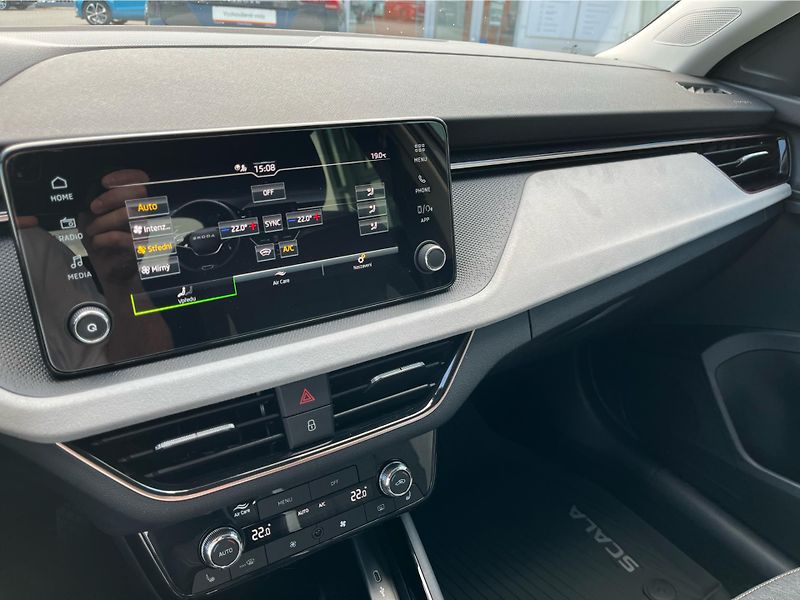 Škoda Scala 1,0 TSI 85 kW TOP SELECTION - fotka 18 z 28