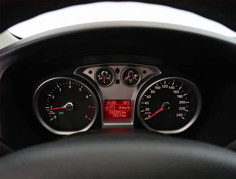 Ford Focus (2009) 1.6 16V, Serv.kniha, po STK - fotka 11 z 14