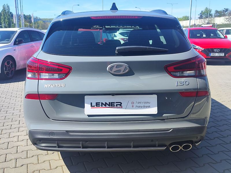Hyundai i30 1.5 T-GDi/103kW N-Line DCT - fotka 6 z 33