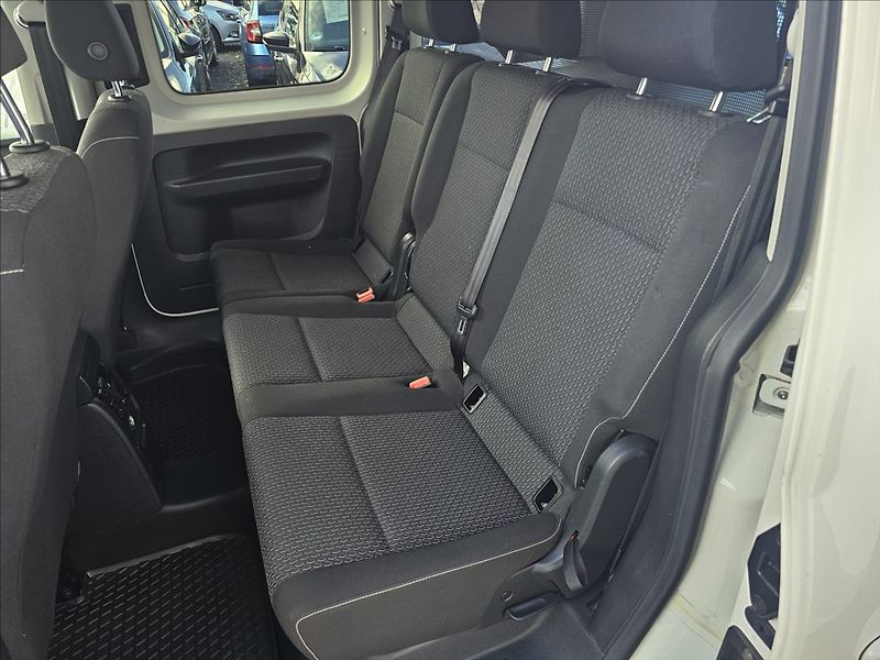 Volkswagen Caddy 2,0 TDi 75KW TREND TZ STK DPH - fotka 25 z 46