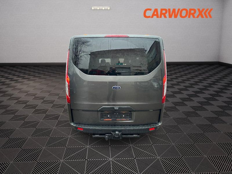 Ford Transit Custom (2019) 2.0Tdci 125kw 9-míst - fotka 6 z 21