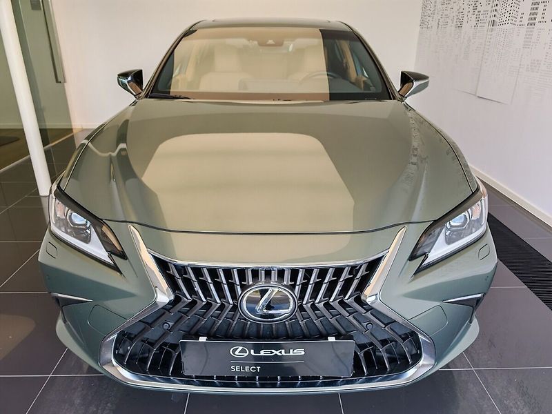 Lexus ES 300h Limited Edition - fotka 2 z 37