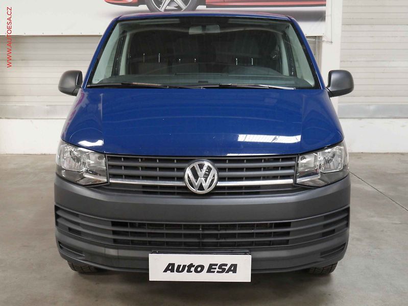 Volkswagen Transporter (2016) 2.0TDi 9míst, ČR, 110kW, AC - fotka 2 z 19