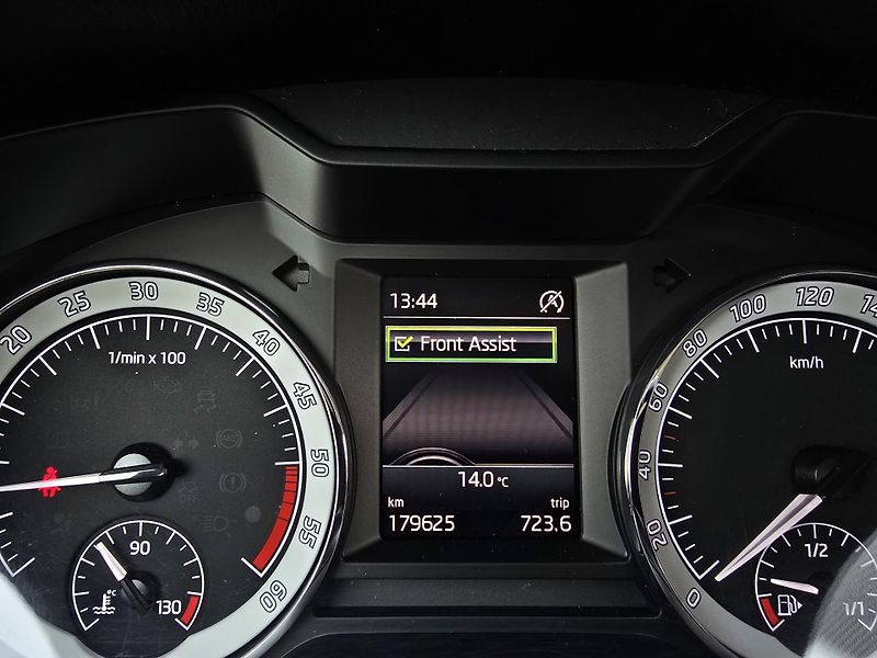 Škoda Octavia 2.0TDI 110KW STYLE FULL LED ČR - fotka 30 z 33