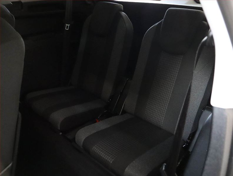 Peugeot 5008 (2020) Active Pack PureTech 130 - fotka 24 z 26