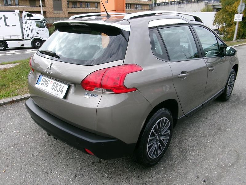 Peugeot 2008 (2015) 1.2i 81kW KOUPENO ČR,1.MAJITEL - fotka 6 z 15