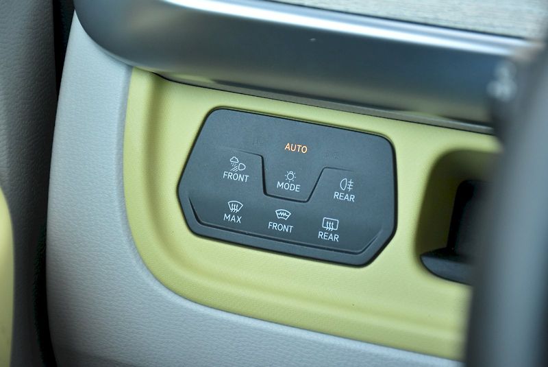 Volkswagen ID.Buzz (2023) PRO 150 kW - fotka 30 z 35